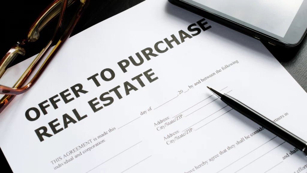 image illustrating an offer to purchase real estate using equity from a spousal buyout
